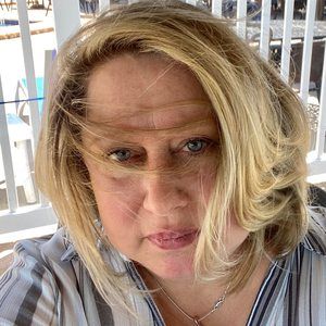 Meet your Posher, Joy